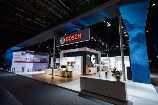 圖片包含 建筑, 室內, 桌子, 房間描述已自動生成